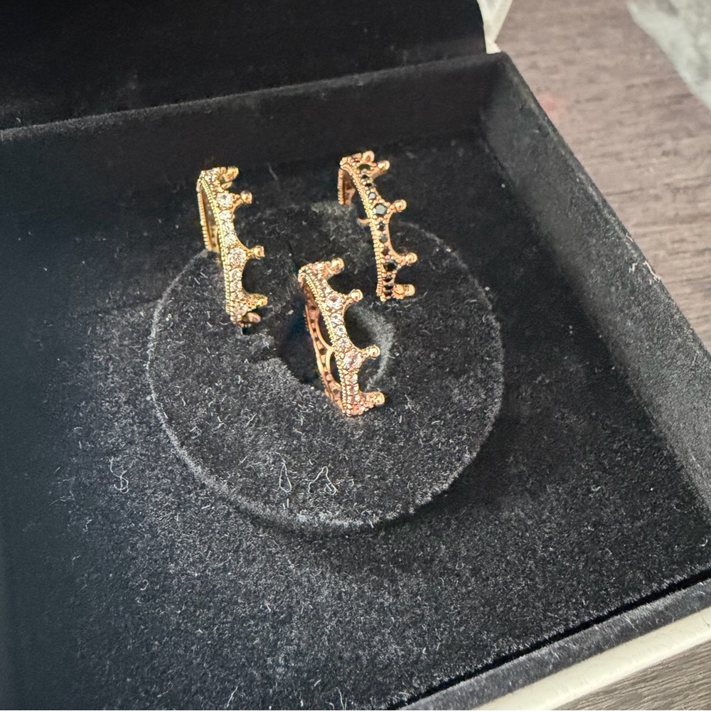 Elegant Set of Women's Rings